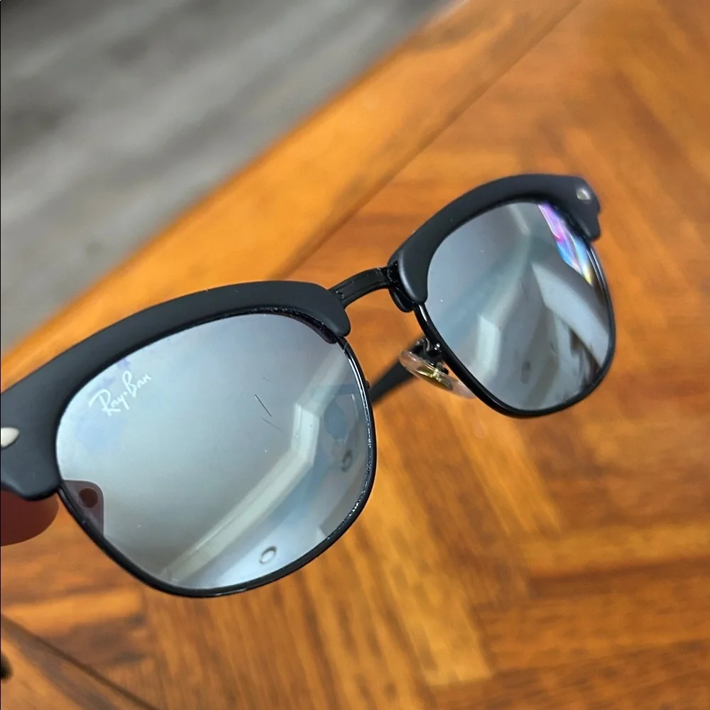 Ray-Ban Clubmaster junior sunglasses Black and silver (RJ9059s)